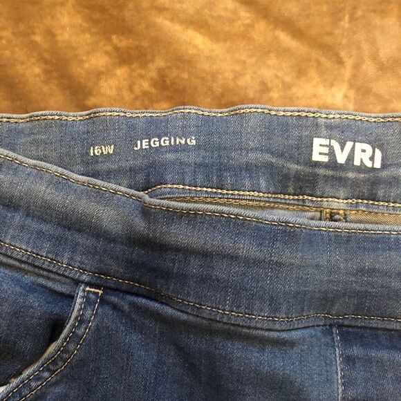 EVRI 16W Jean Leggings Medium Wash - Picture 5 of 6